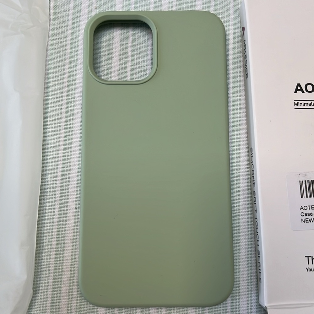 Aotesier iPhone 12 Pro Max Case- pale green nib